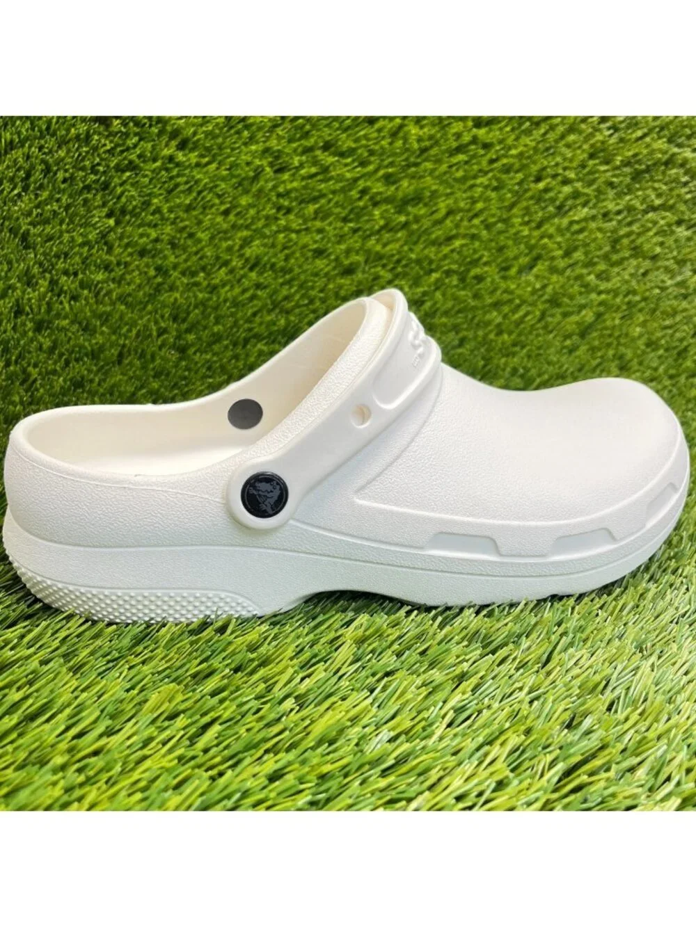 Crocs Specialist II Vent Clog Mens Size 9 White Beach Outdoor Slip On Sandals